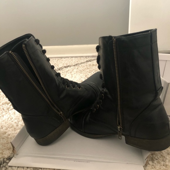 Madden girl Trixie combat boots - Picture 4 of 9